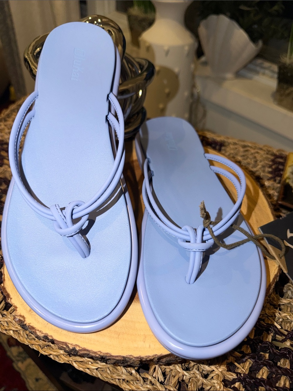 OluKai ‘Aka Women’s Sandals Size 7 Cloud Blue Knotted Flip Flops NWT